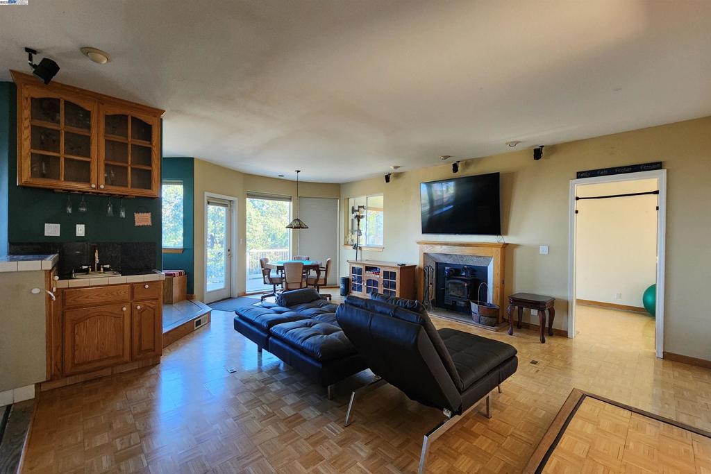 WOODSIDE HILLS - Residential