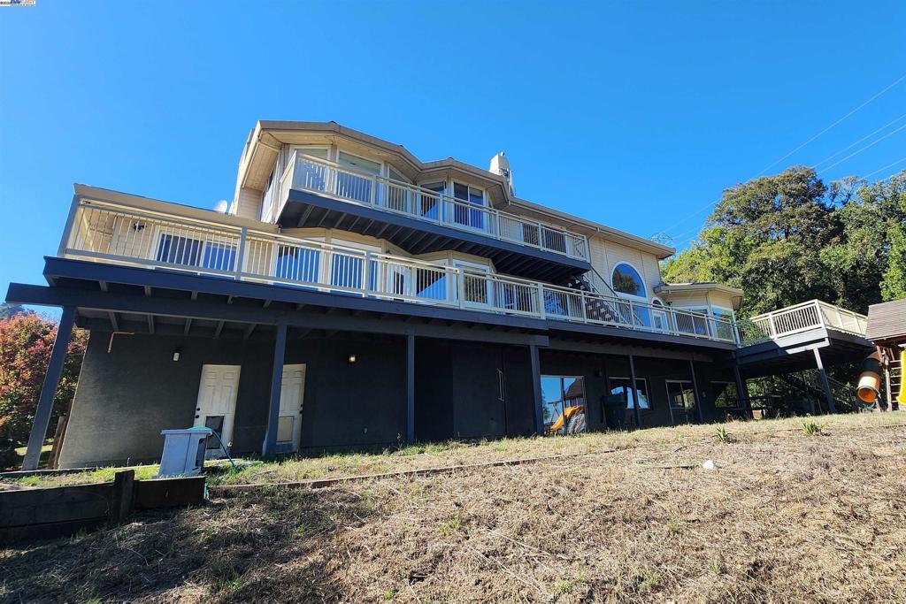 WOODSIDE HILLS - Residential