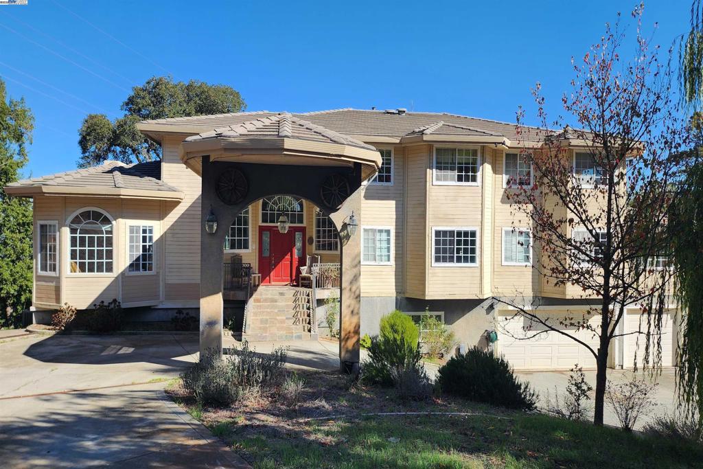 WOODSIDE HILLS - Residential