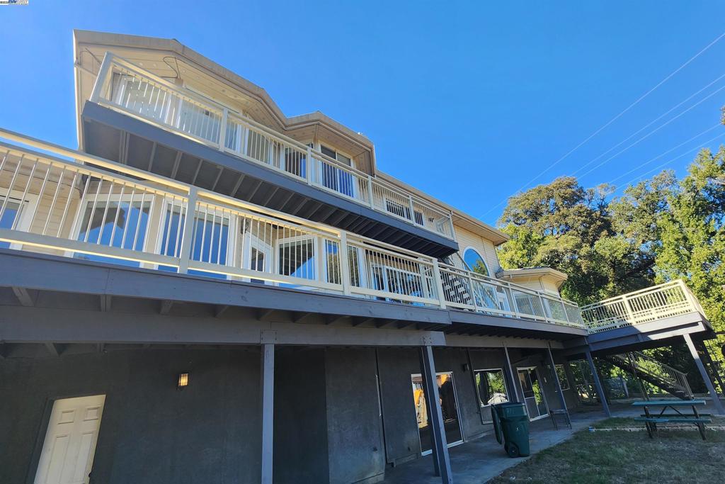 WOODSIDE HILLS - Residential