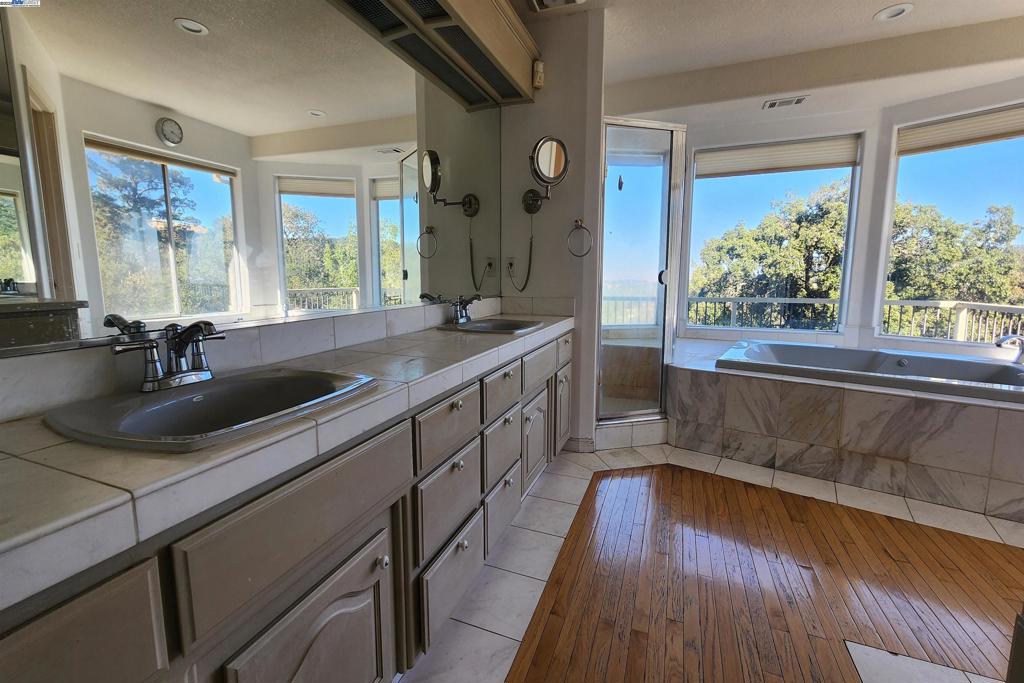 WOODSIDE HILLS - Residential