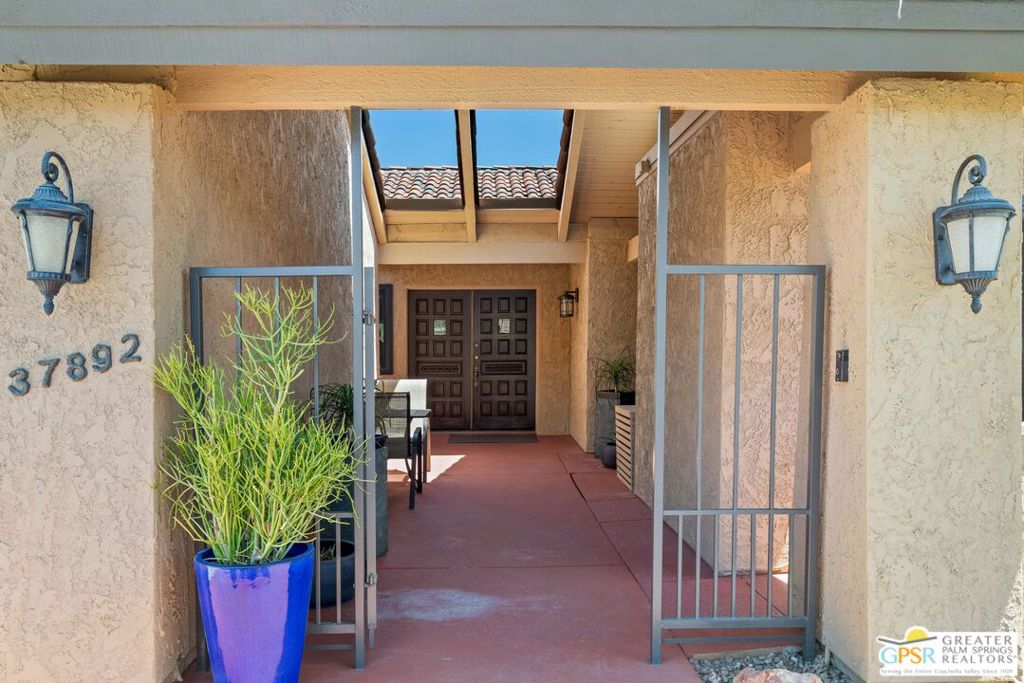 37892 Los Cocos Drive