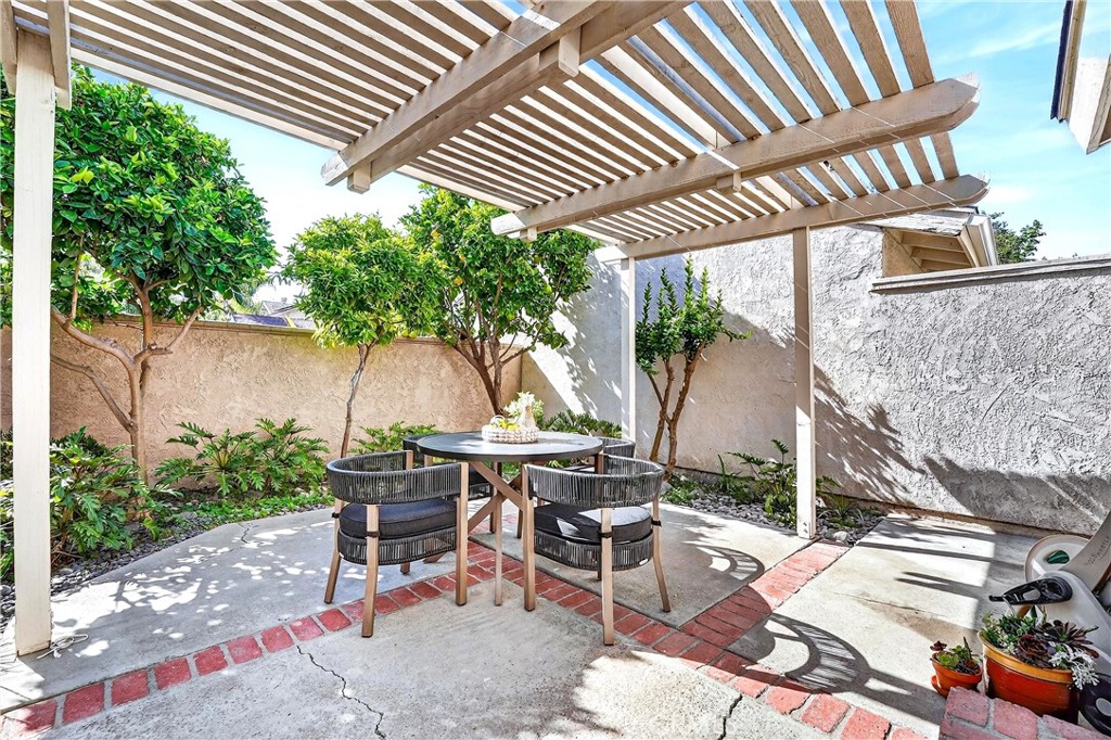 28142 Carpenteria Court