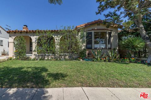 Photo of 8953 W 24th Street, Los Angeles, CA 90034 (MLS # 25600481)