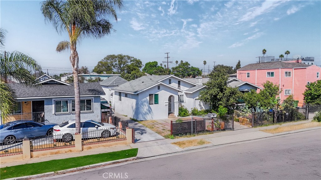 SPACIOUS 2-UNIT PROPERTY IN GREAT CONDITION! Ideally located near all the conveniences of daily life—parks, schools, shopping centers, restaurants, employment opportunities, and with easy access to major freeways. The property has been tastefully updated over the years and is well maintained.
The front unit offers 2 bedrooms and 2 bathrooms, including a master suite, along with an attached 1-car garage. The detached back unit features 2 bedrooms and 1 bathroom, an open kitchen with a center island, and laundry hookups. Additional highlights include a long driveway with ample parking for multiple vehicles, updated PEX plumbing, and a new electrical system. Don’t miss this fantastic investment opportunity!