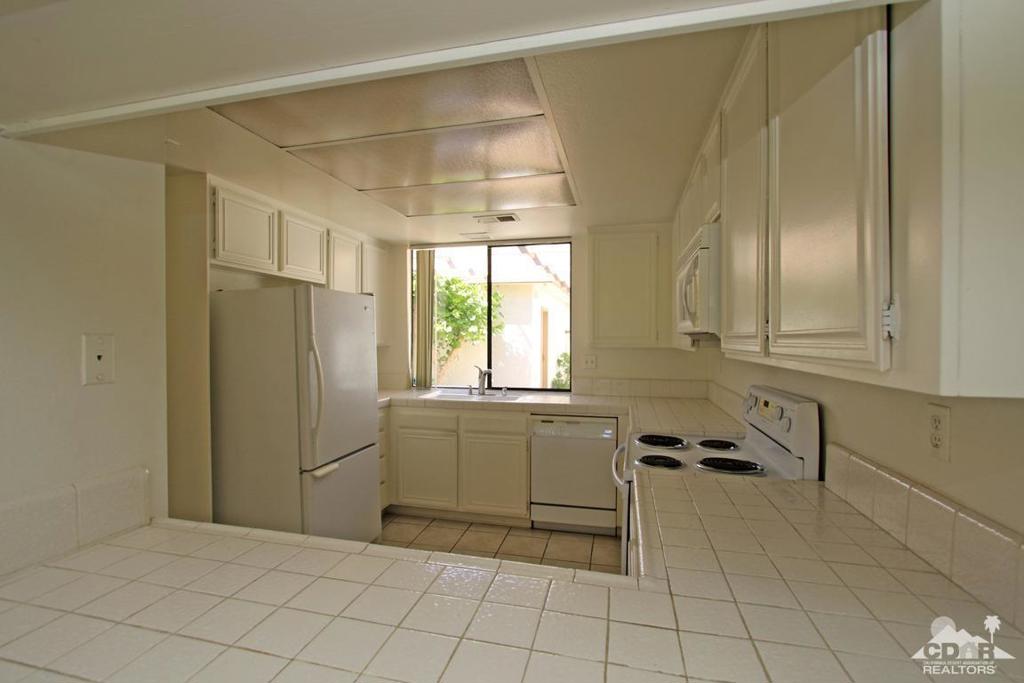 Rancho Las Palmas C. - Residential Lease