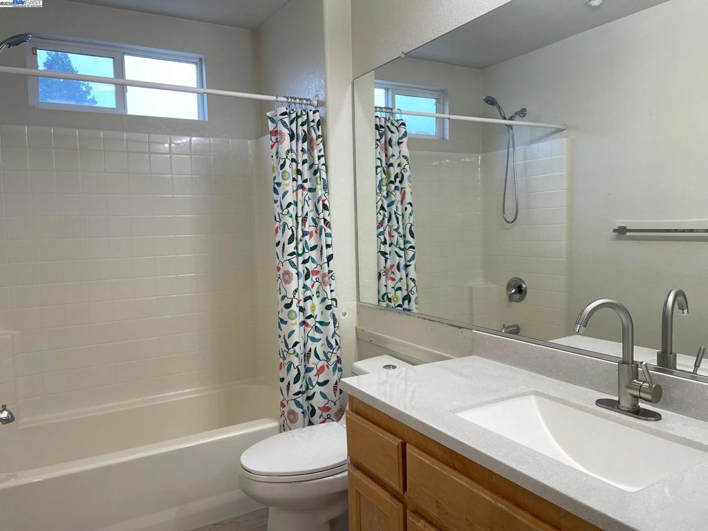 SHADOWLAES - Residential Lease