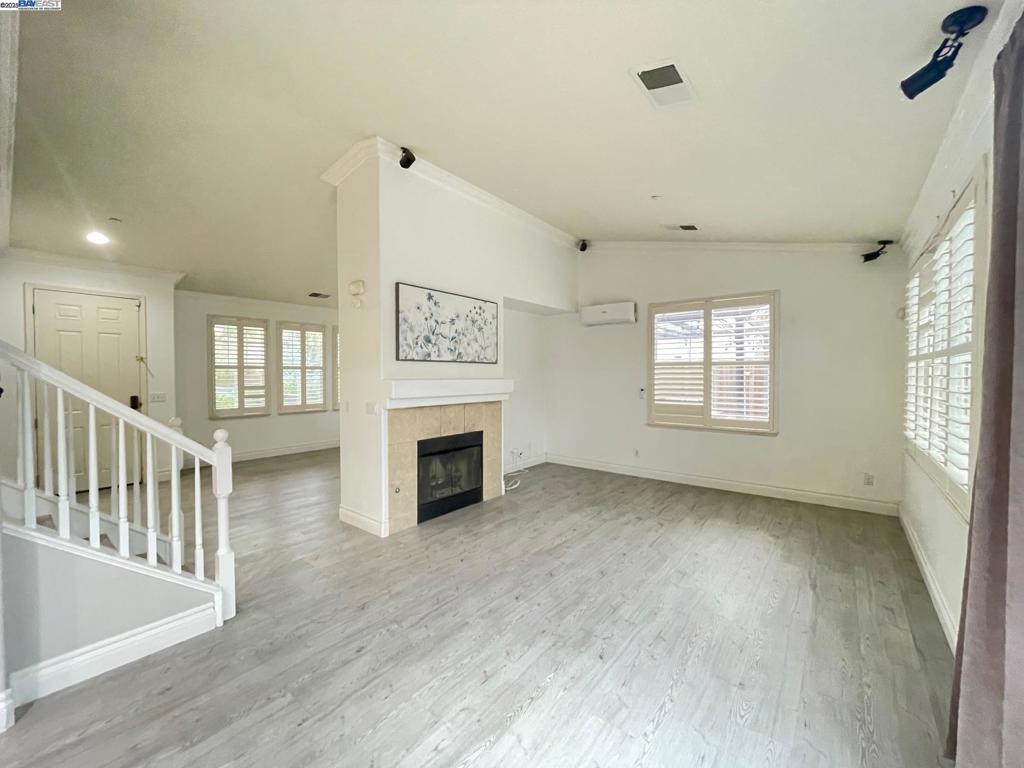 SHADOWLAES - Residential Lease