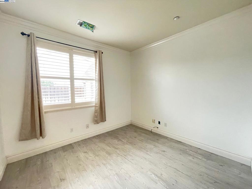 SHADOWLAES - Residential Lease