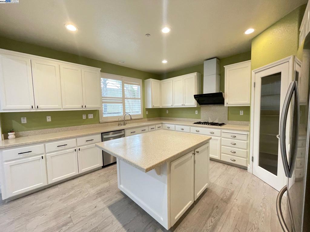 SHADOWLAES - Residential Lease