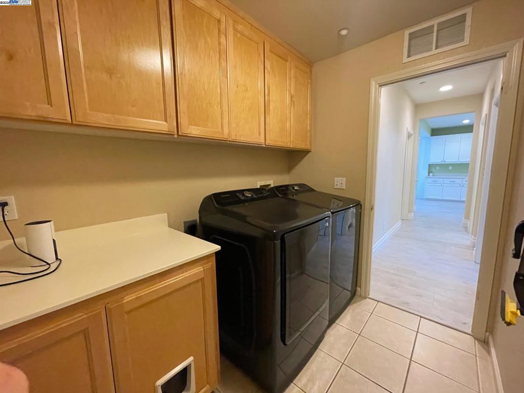 SHADOWLAES - Residential Lease