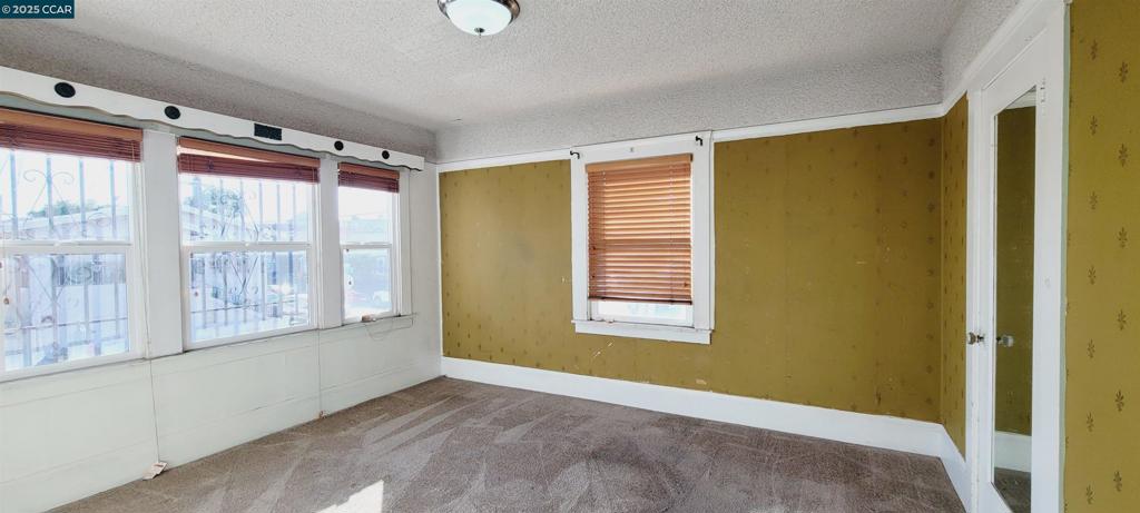OAKLAND - Residential