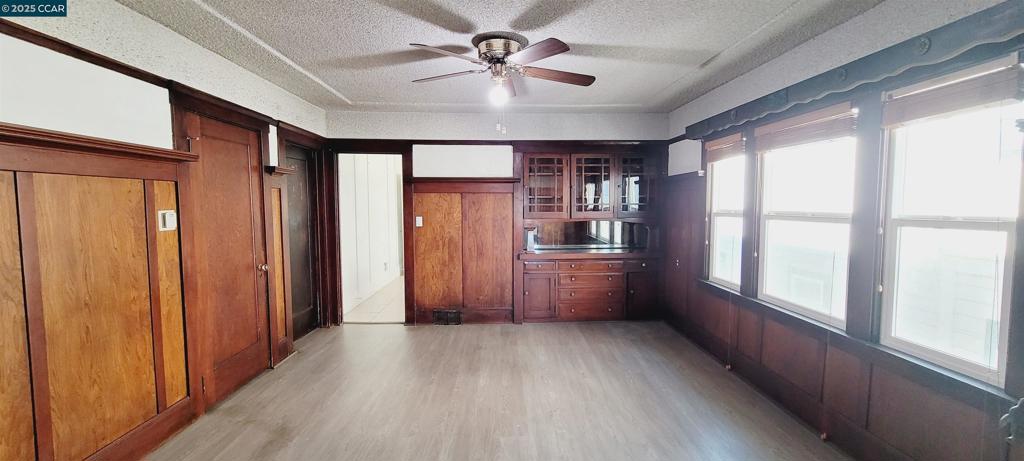 OAKLAND - Residential
