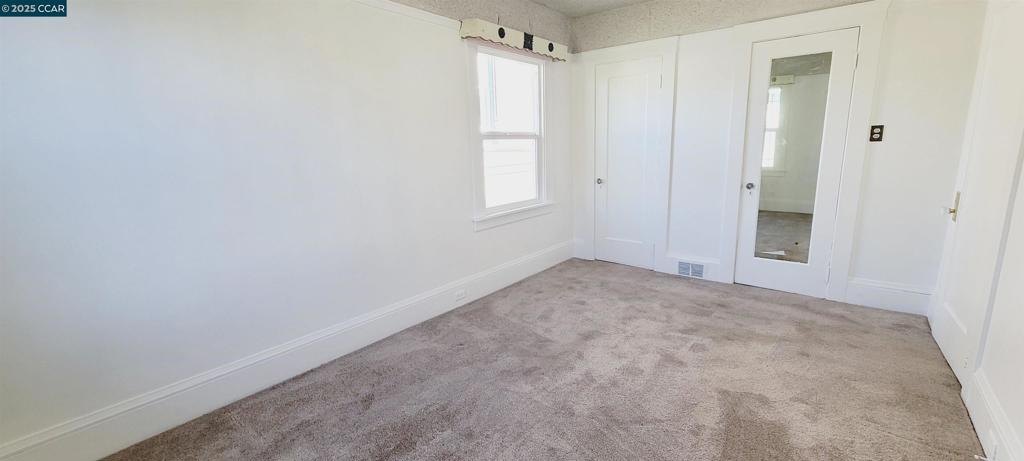 OAKLAND - Residential