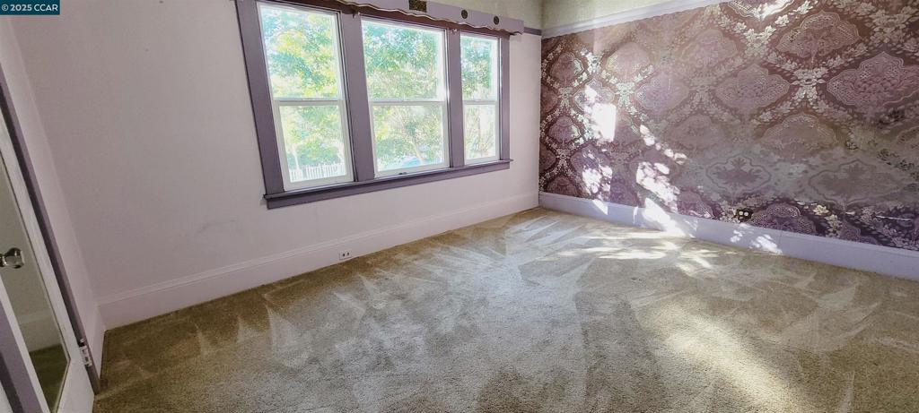 OAKLAND - Residential