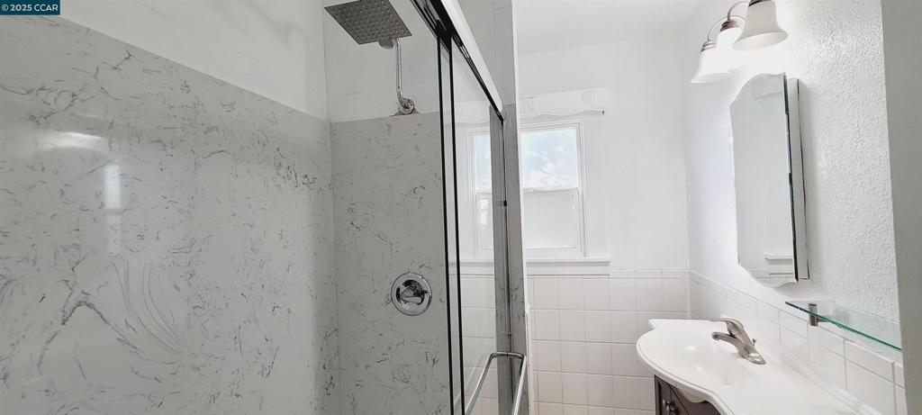 OAKLAND - Residential