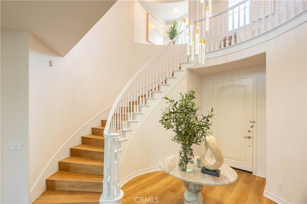 8034 E Portico