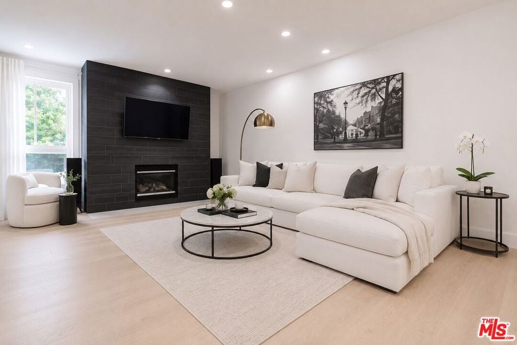 12115 San Vicente Boulevard 107