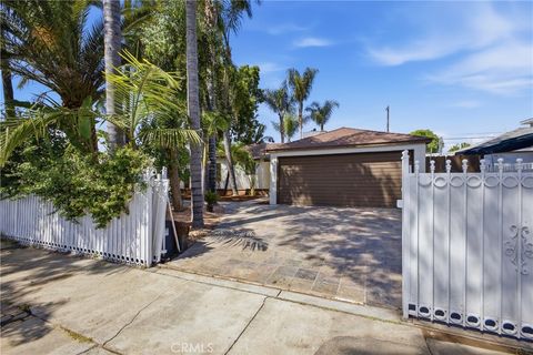 Photo of 6845 Aura Avenue, Reseda, CA 91335 (MLS # GD26150020)