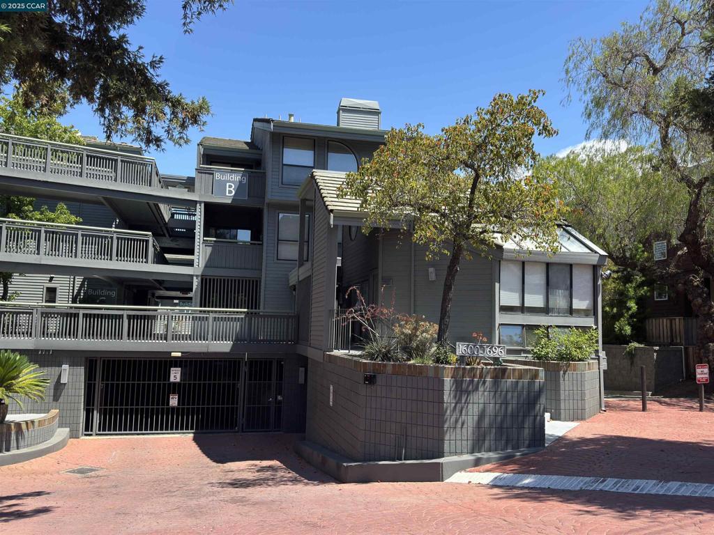 Great downtown Walnut Creek location whether you want to enjoy a movie, a fantastic restaurant, or a little shopping spree it is all outside within .5 miles. Use the free trolley that will even go to BART. This is a large 1 bedroom that the owner has used as a two bedroom. The 2 baths make it a super flexible space. With a private balcony and privacy from the pool, you'll love it here! Whether your looking for a first home, a sometimes home, a downsize home or a permanent home, this space can't be beat. Come see it today!
