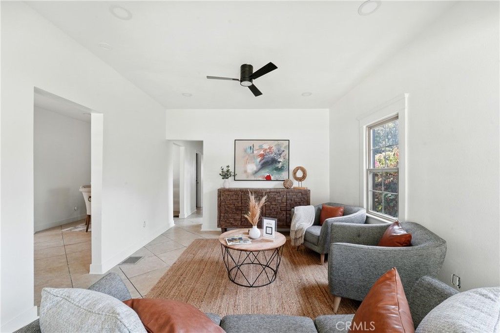 Photo of 236 N Michigan Avenue, Pasadena, CA 91106 (MLS # DW25249336)