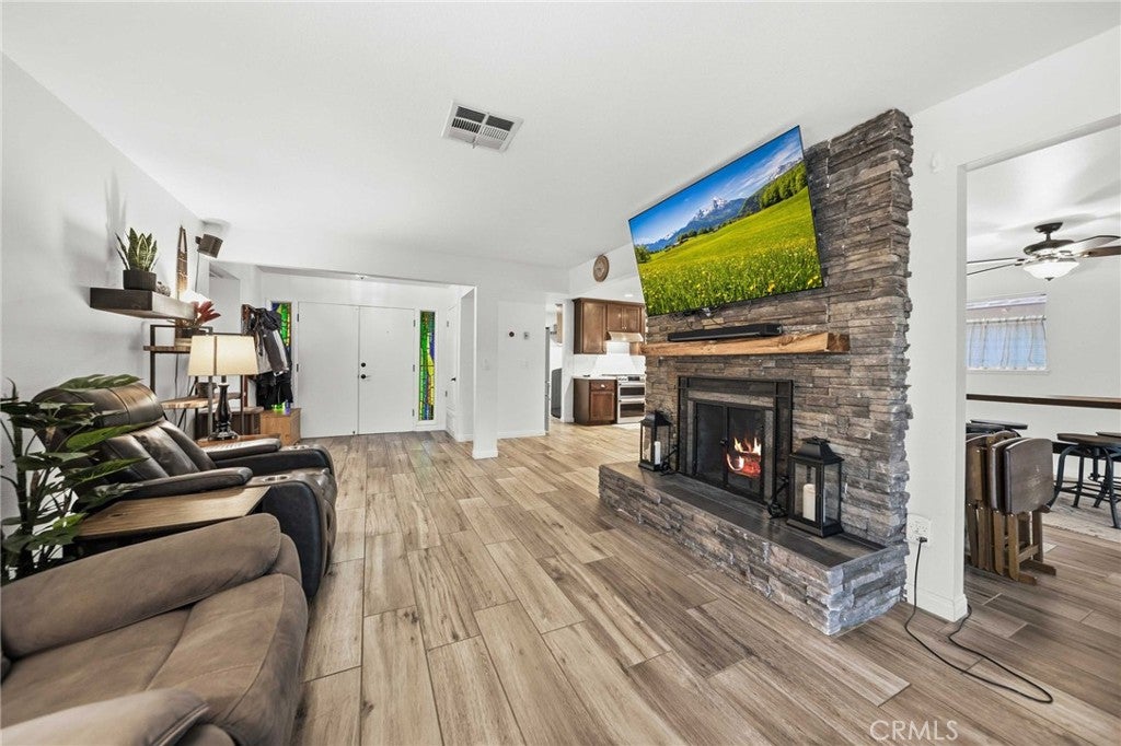 539 W Avenue J11
