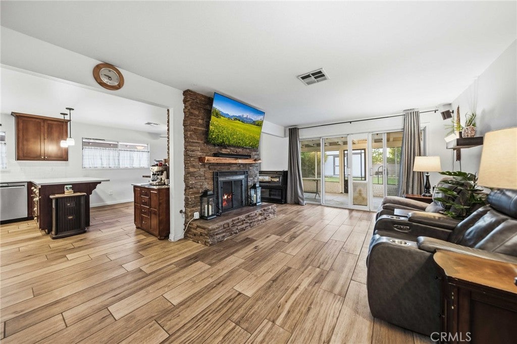 Photo of 539 W Avenue J11, Lancaster, CA 93534 (MLS # SR26224956)