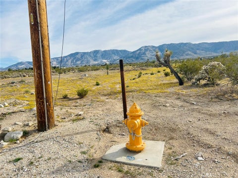 Photo of 32 Amber, Lucerne Valley, CA 92356 (MLS # HD25253926)