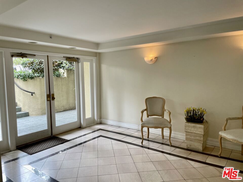 146 S Clark Drive 102