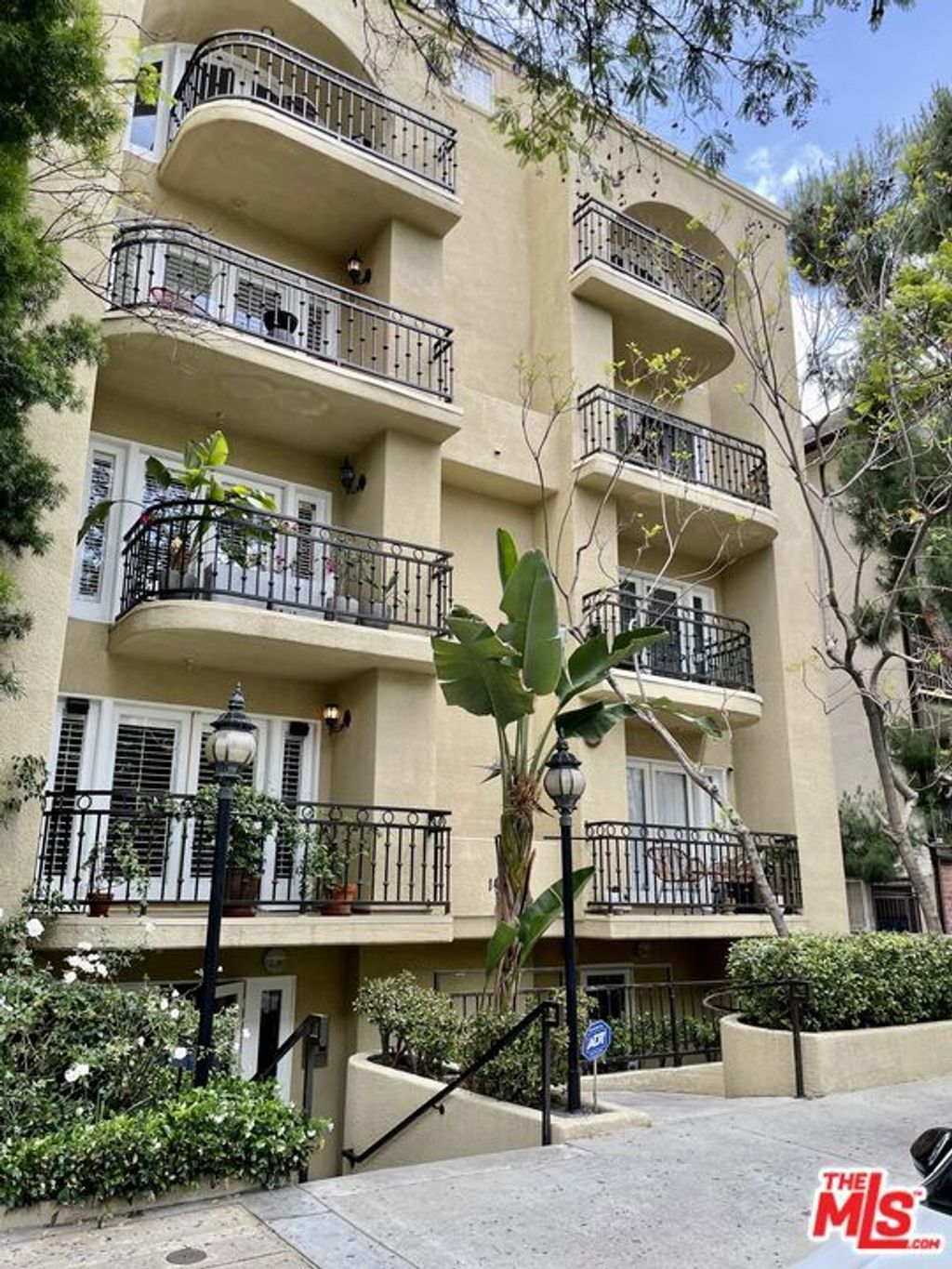 Photo of 146 S Clark Drive #102, Los Angeles, CA 90048 (MLS # 26840529)