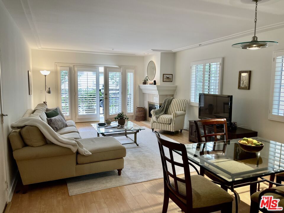 146 S Clark Drive 102
