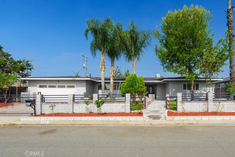 Photo of 932 N Encina Ave, Rialto, CA 92376 (MLS # CV26137757)