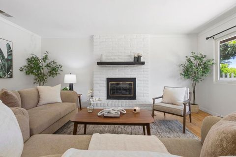 1471 Rock Springs Escondido CA 92026