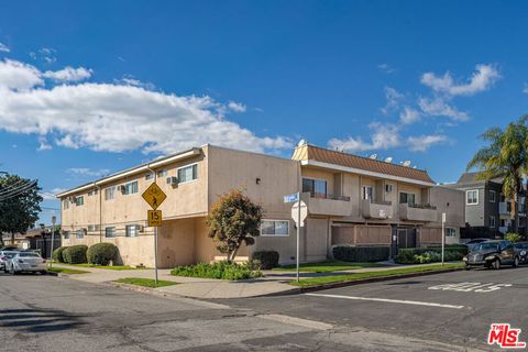 Photo of 1755 Granville Avenue, Los Angeles, CA 90025 (MLS # 26646281)