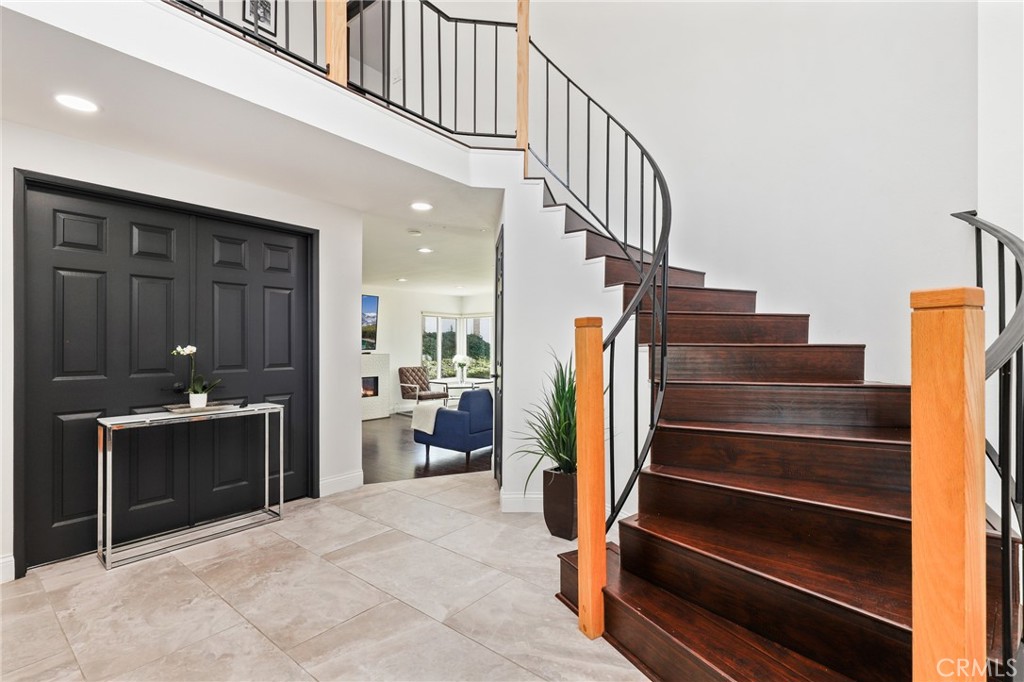 5099 Vista Del Amigo