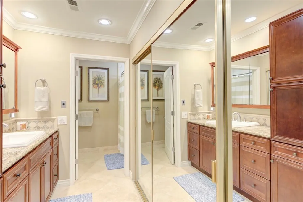 Laguna Woods, California 92637, United States, 3 Bedrooms Bedrooms, ,2 BathroomsBathrooms,Residential,Active,167807