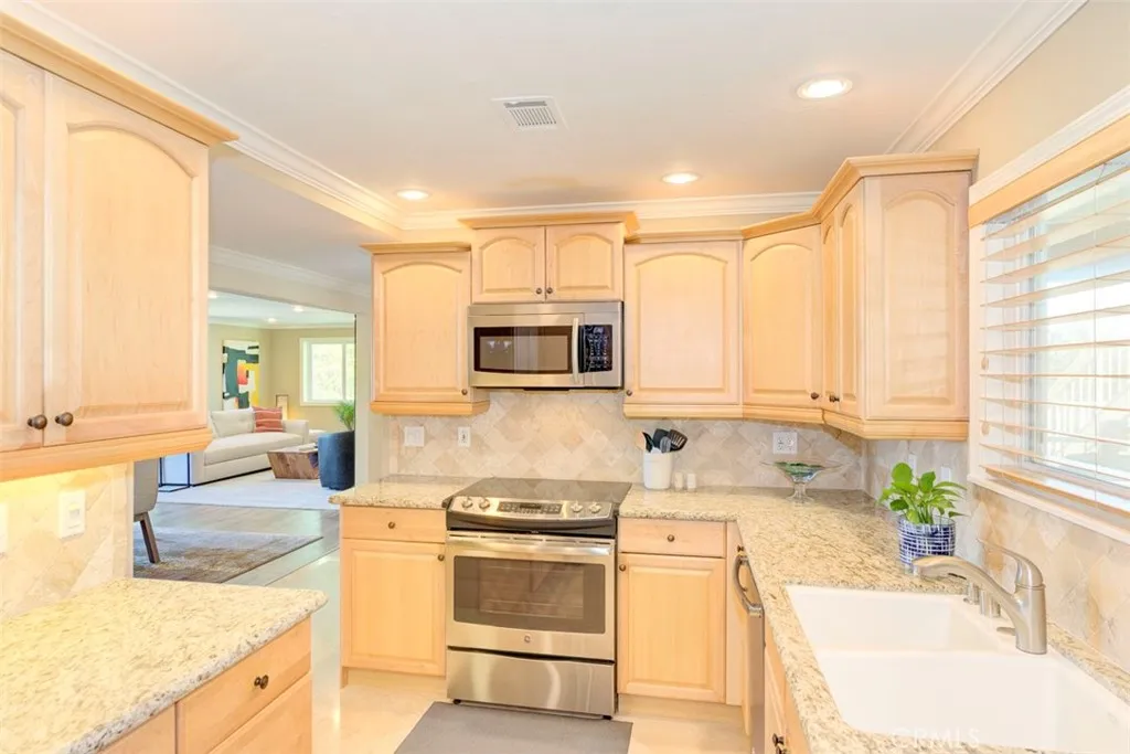 Laguna Woods, California 92637, United States, 3 Bedrooms Bedrooms, ,2 BathroomsBathrooms,Residential,Active,167807