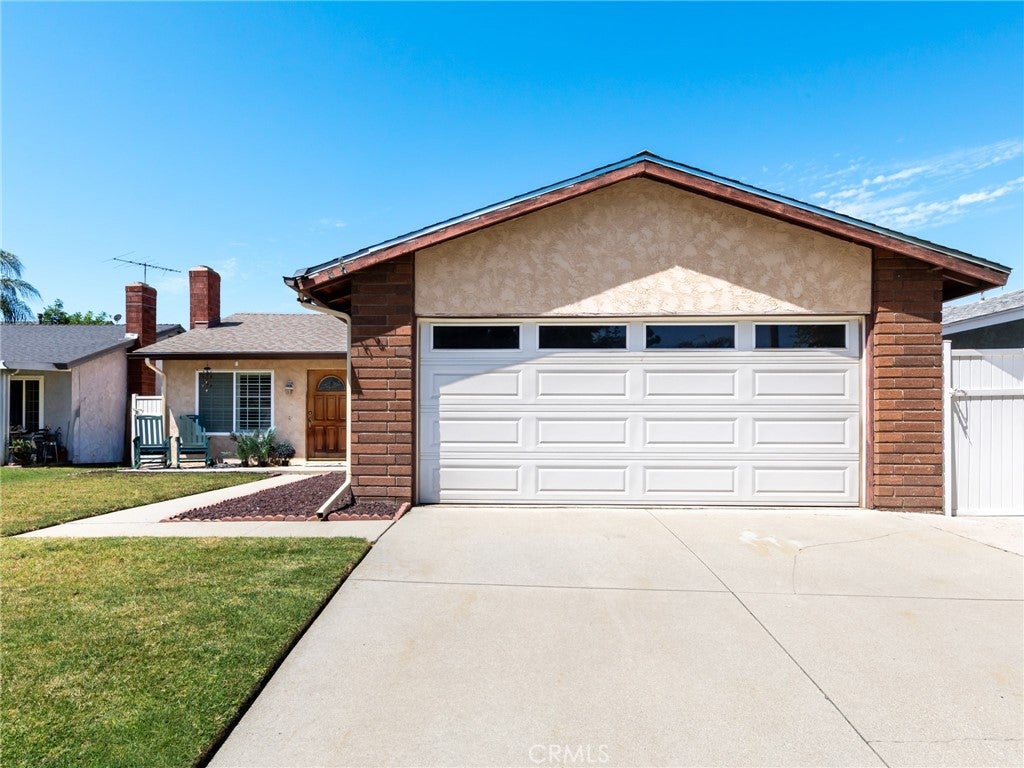 13596 Van Horn Circle W