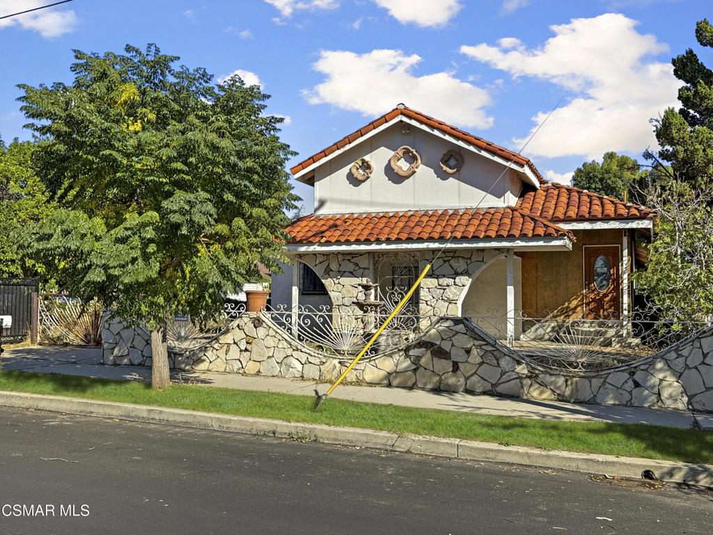 10956 Columbus Avenue