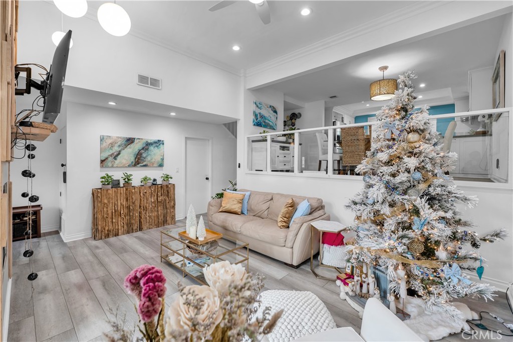 4758 La Villa Marina J