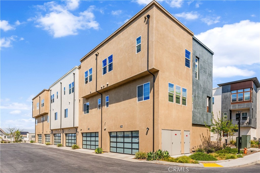 27568 Heron Pl