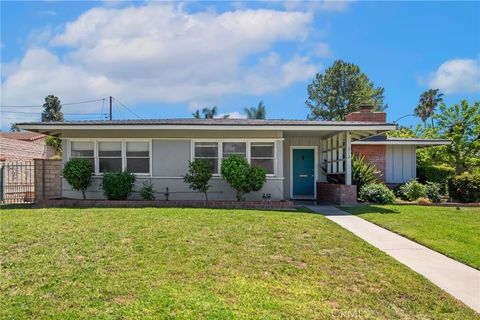 Photo of 212 Barret Road, Riverside, CA 92507 (MLS # IV26093175)