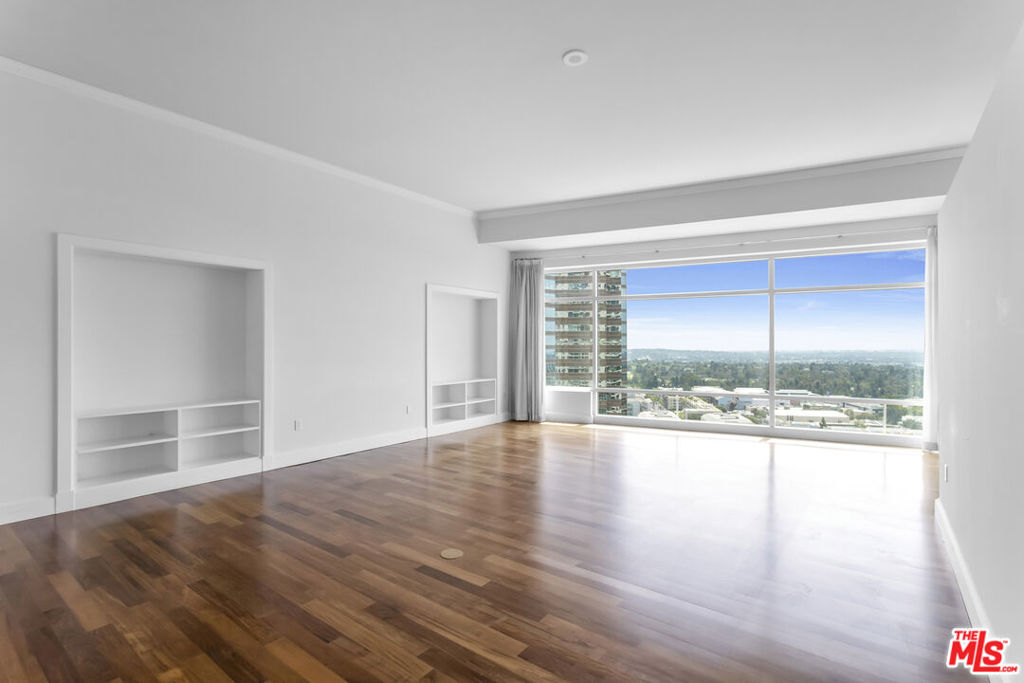 1 W Century Drive 19B