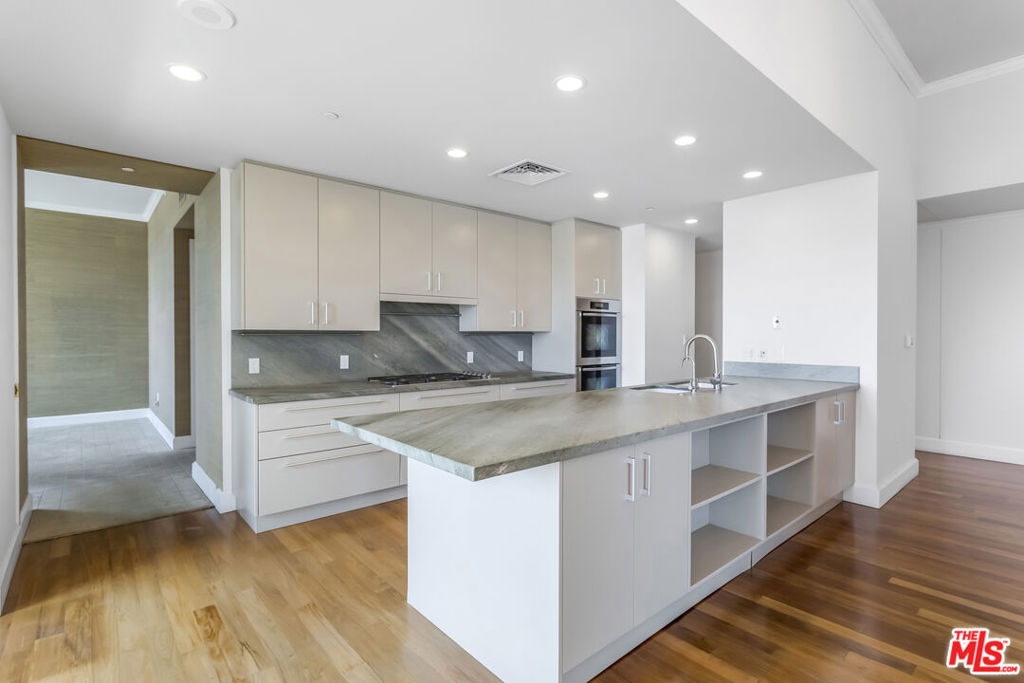 1 W Century Drive 19B