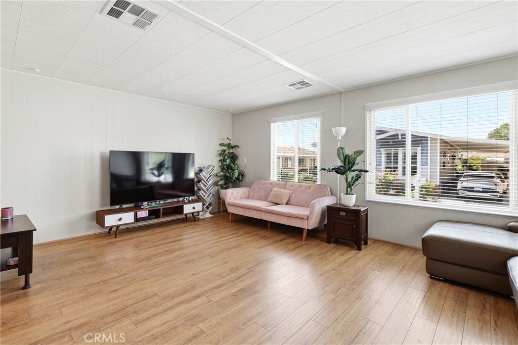 1201 W Valencia Drive 69