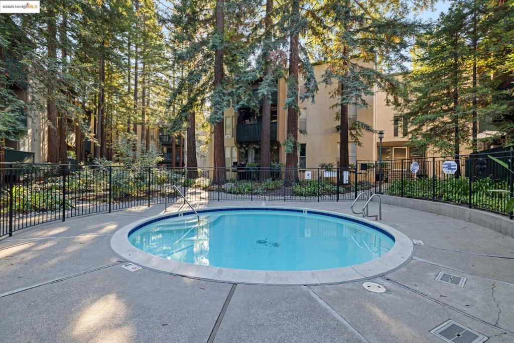 GREENWOOD CONDOS - Residential