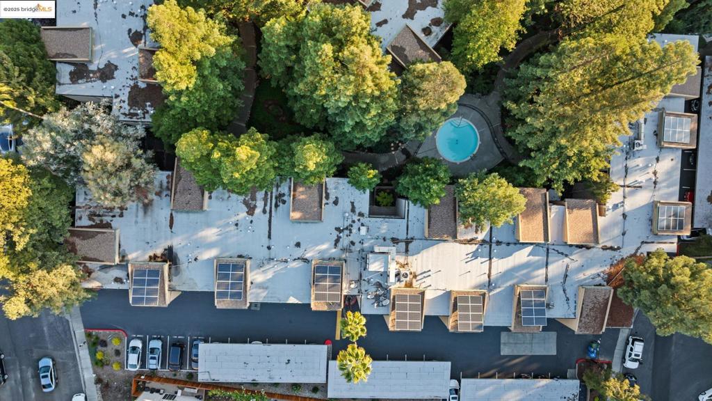 GREENWOOD CONDOS - Residential