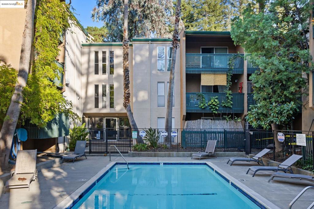 GREENWOOD CONDOS - Residential