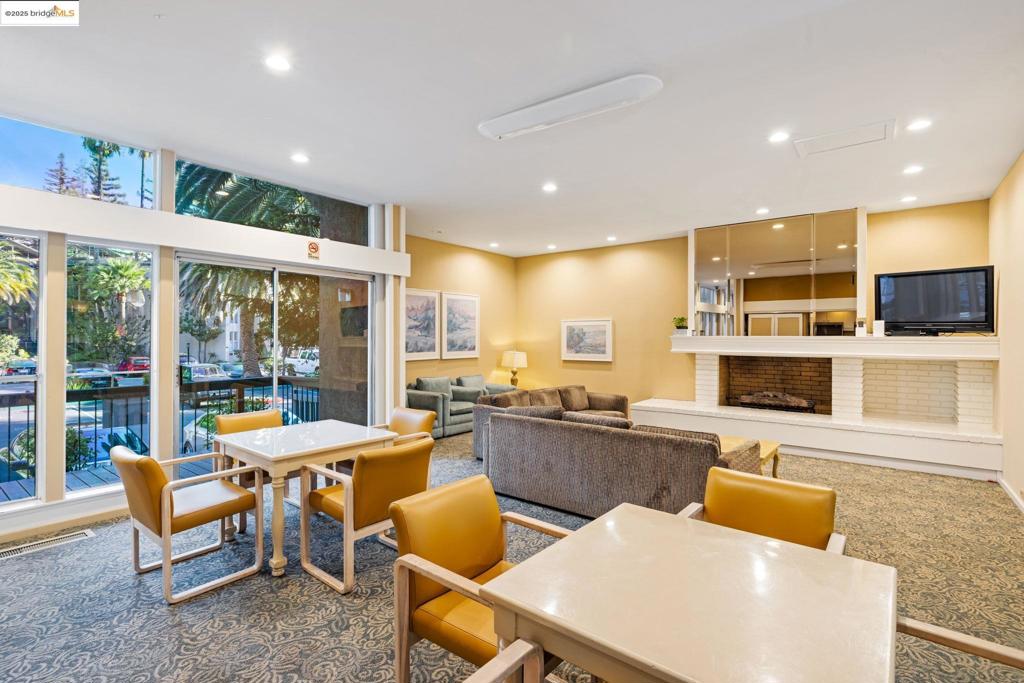 GREENWOOD CONDOS - Residential