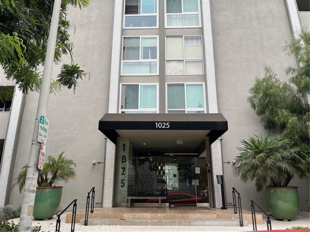 Photo of 1025 N Kings Road #105, West Hollywood, CA 90069 (MLS # OC25216442)